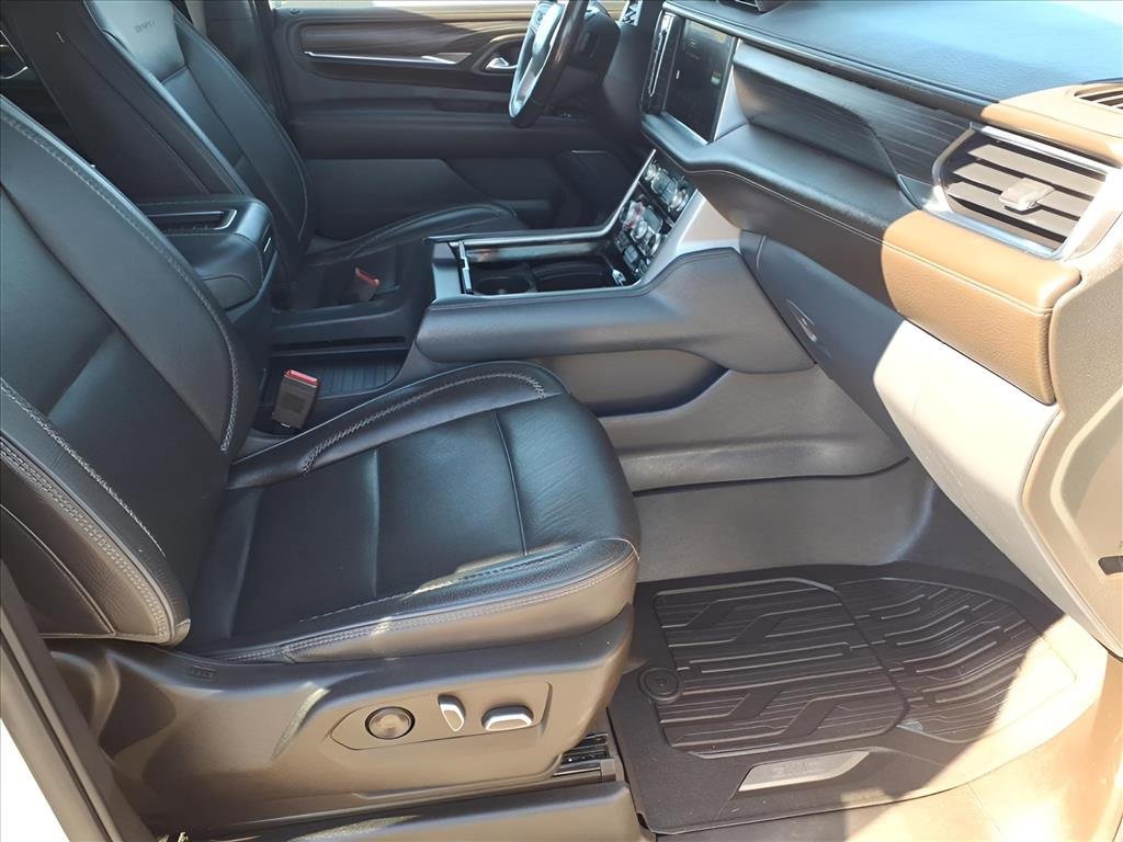 Used 2022 GMC Yukon XL Denali image 17