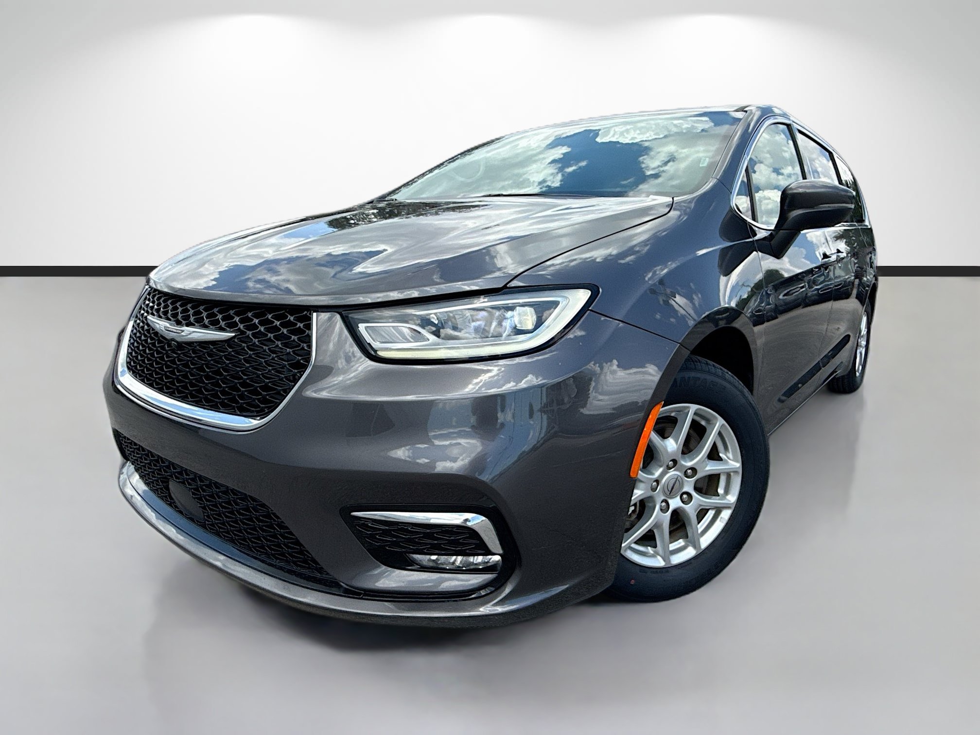 Used 2023 Chrysler Pacifica Touring-L