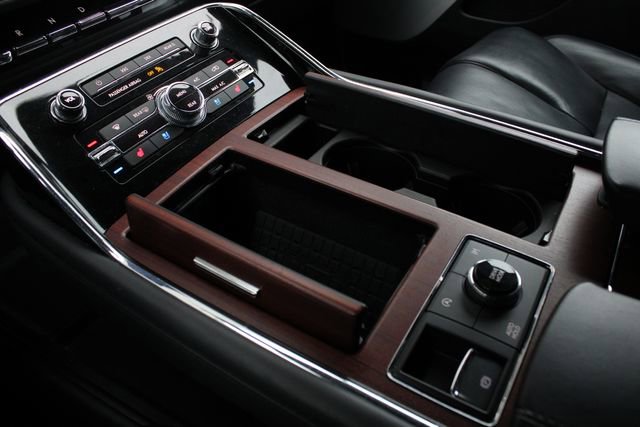 Used 2023 Lincoln Navigator L Reserve image 16