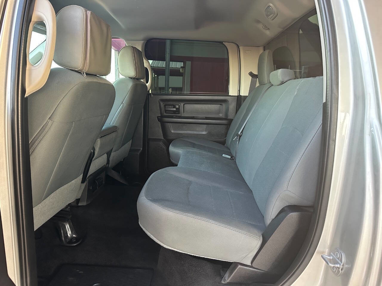 Used 2016 RAM 2500 Tradesman w/ Chrome Appearance Group image 11