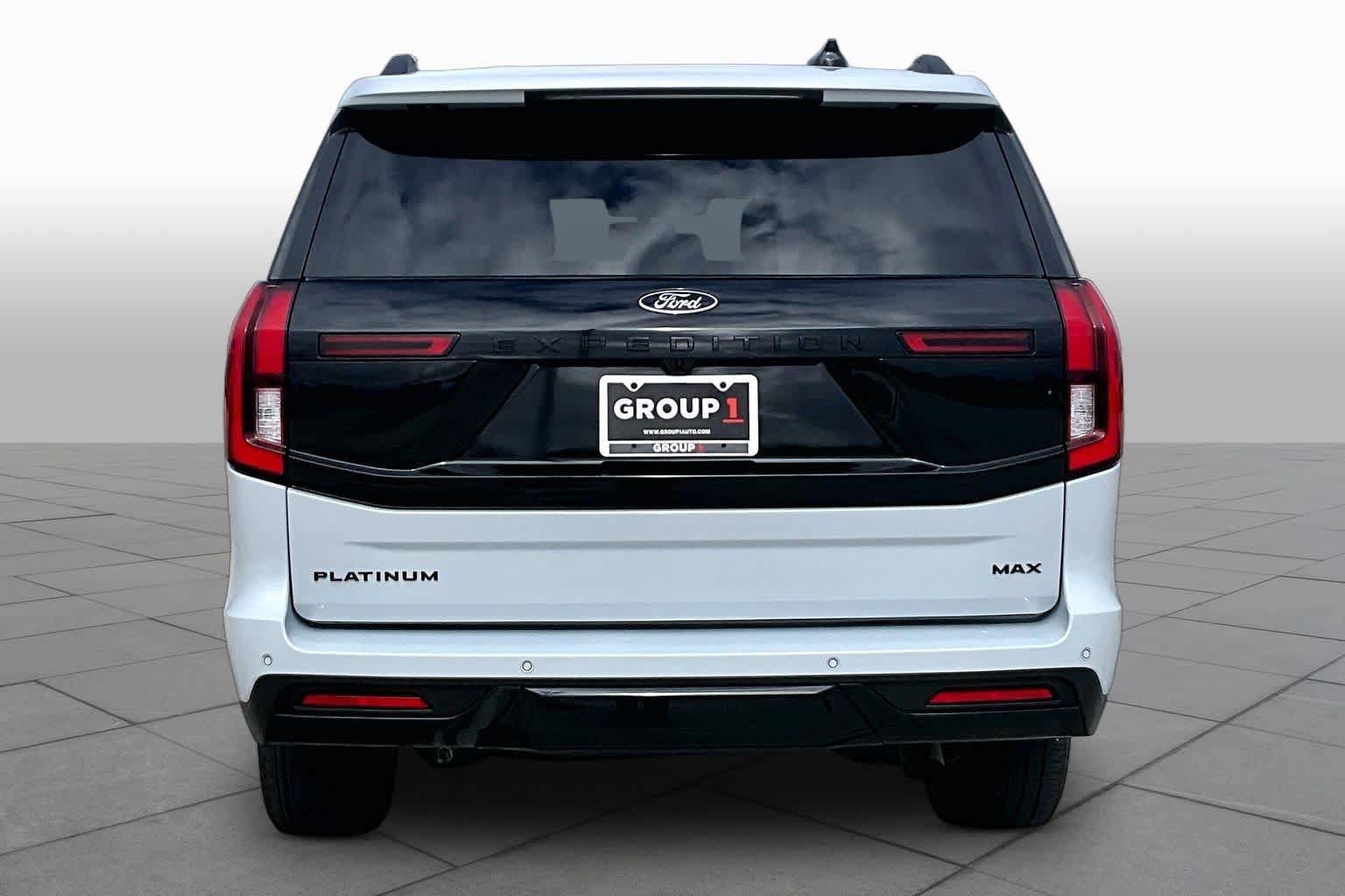 Used 2025 Ford Expedition Max Platinum w/ Stealth Appearance Package AWD/4WD image 4