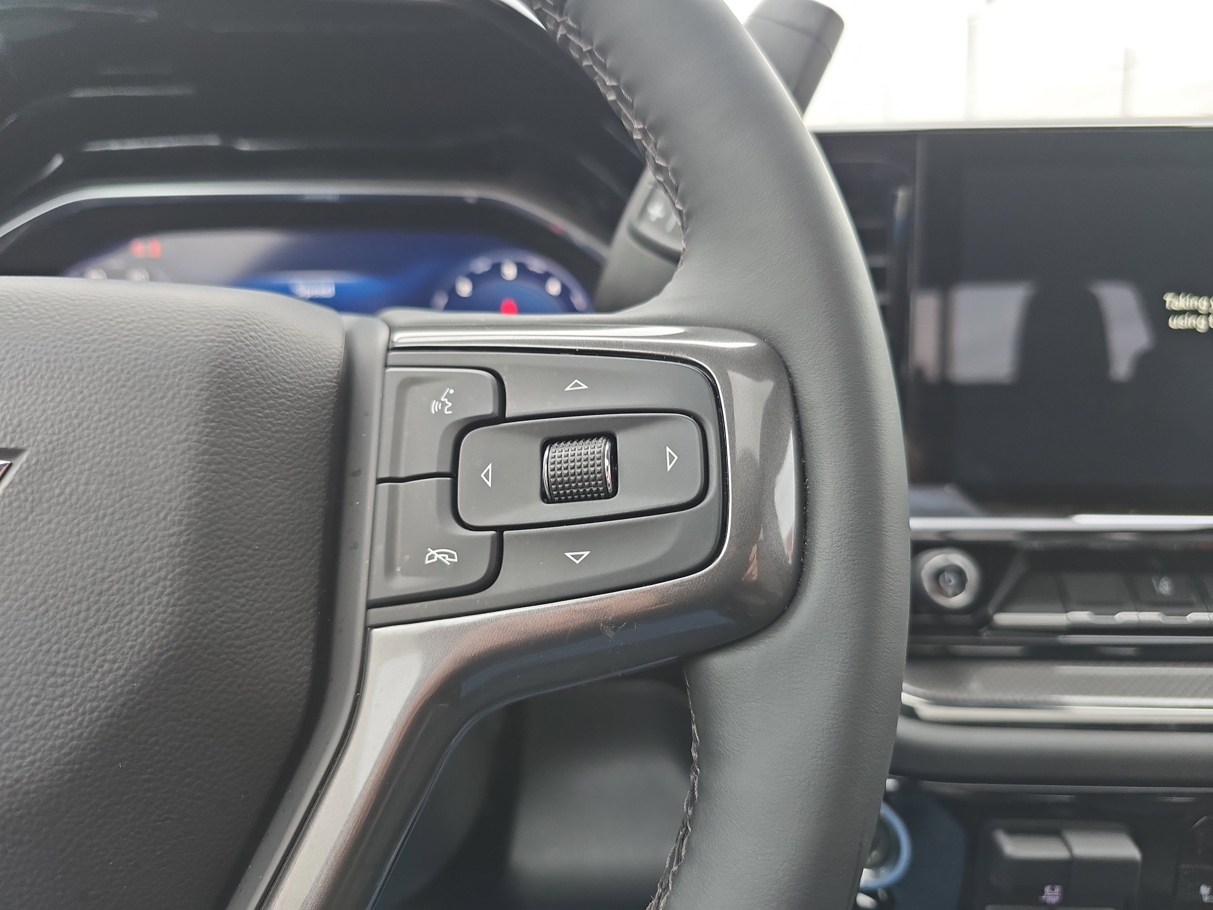 Used 2025 Chevrolet Silverado 2500 ZR2 w/ Technology Package image 27