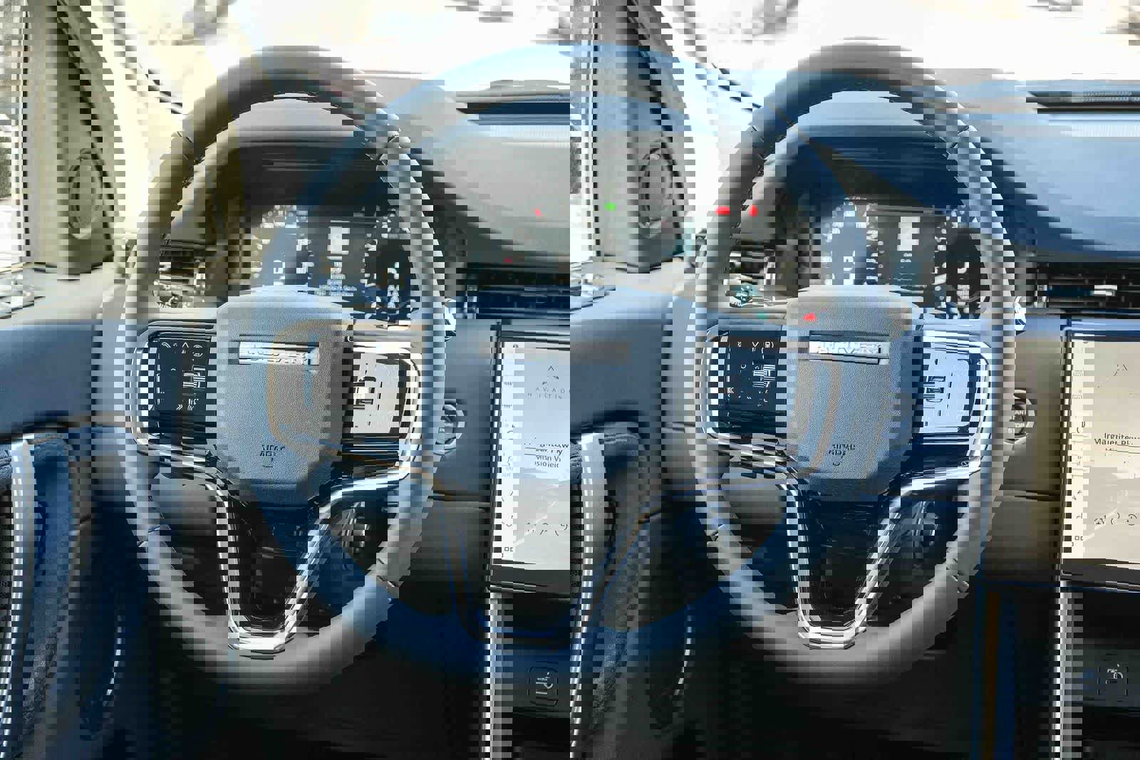 New 2025 Land Rover Discovery Sport S image 13