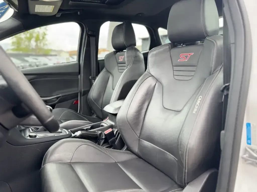Used 2017 Ford Focus ST w/ Equipment Group 402A image 12