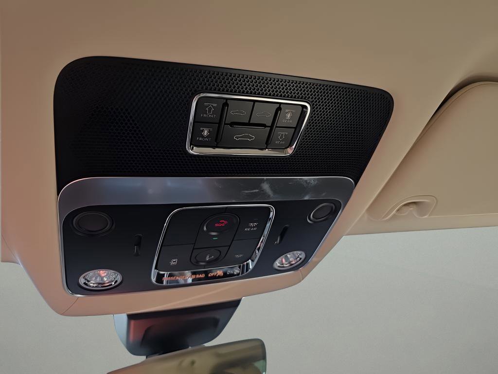 New 2025 Bentley Flying Spur Plug-In Hybrid AWD/4WD image 30