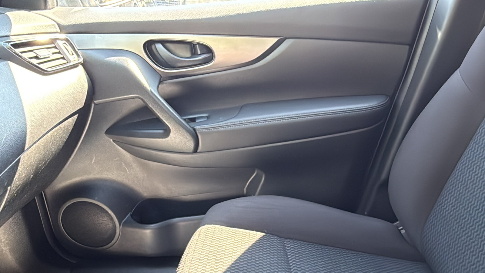 Used 2019 Nissan Rogue Sport S w/ Appearance Package AWD/4WD image 17