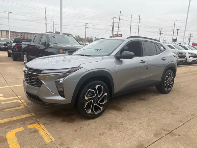 New 2026 Chevrolet Trax RS w/ Sunroof Package image 3
