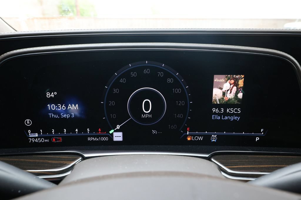 Used 2021 Cadillac Escalade Premium Luxury AWD/4WD image 10