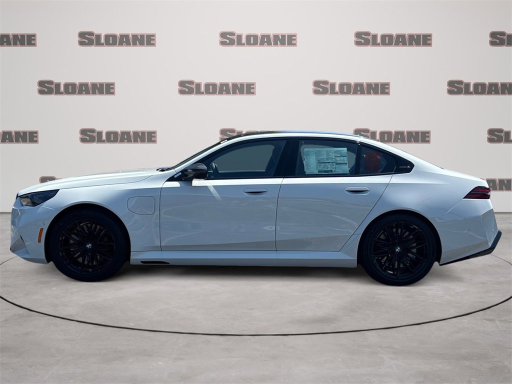 New 2026 BMW M5 image 2