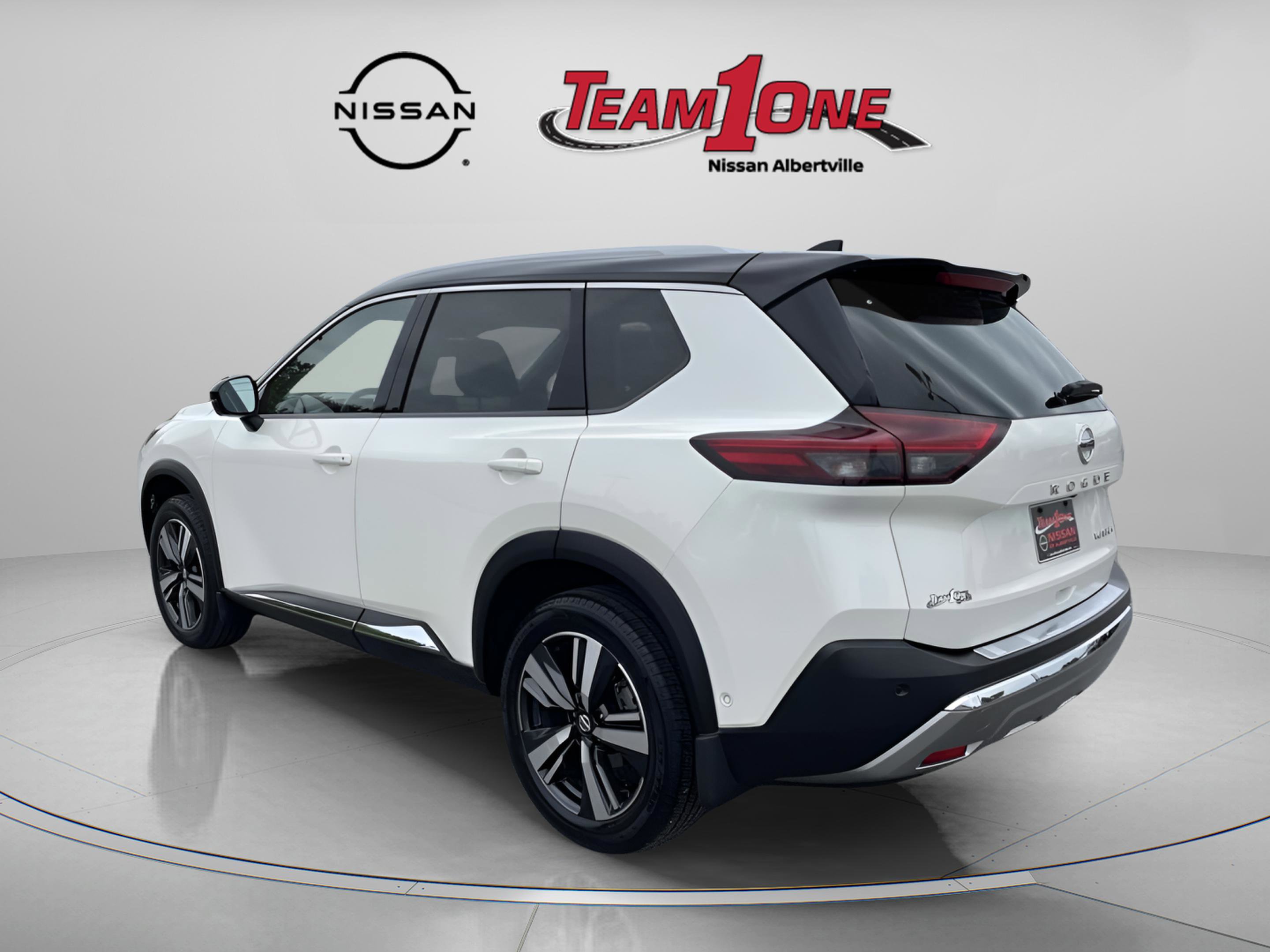 Used 2021 Nissan Rogue Platinum FWD image 6
