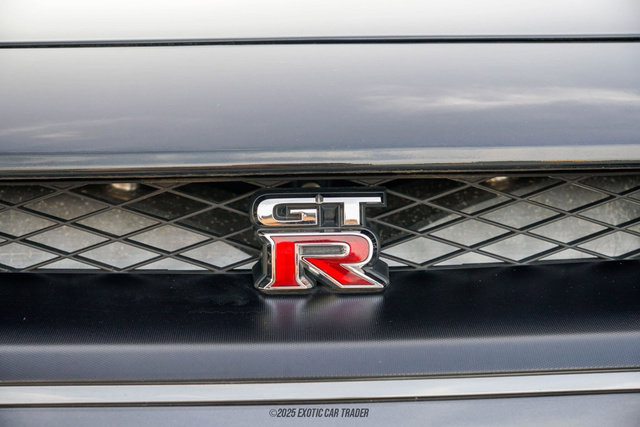 Used 2014 Nissan GT-R Premium w/ Premium Interior Package image 61