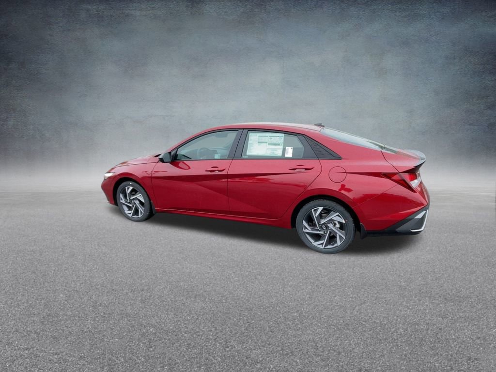 Used 2025 Hyundai Elantra Sport image 16
