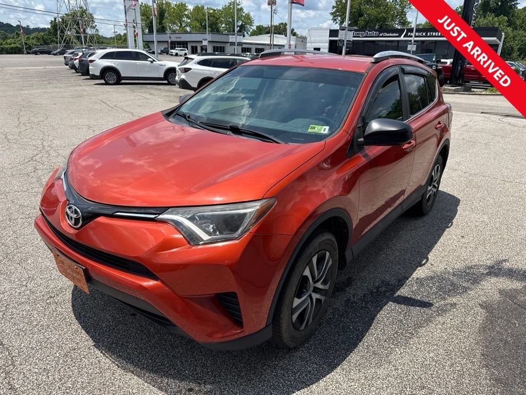 Used 2016 Toyota RAV4 LE AWD/4WD image 1