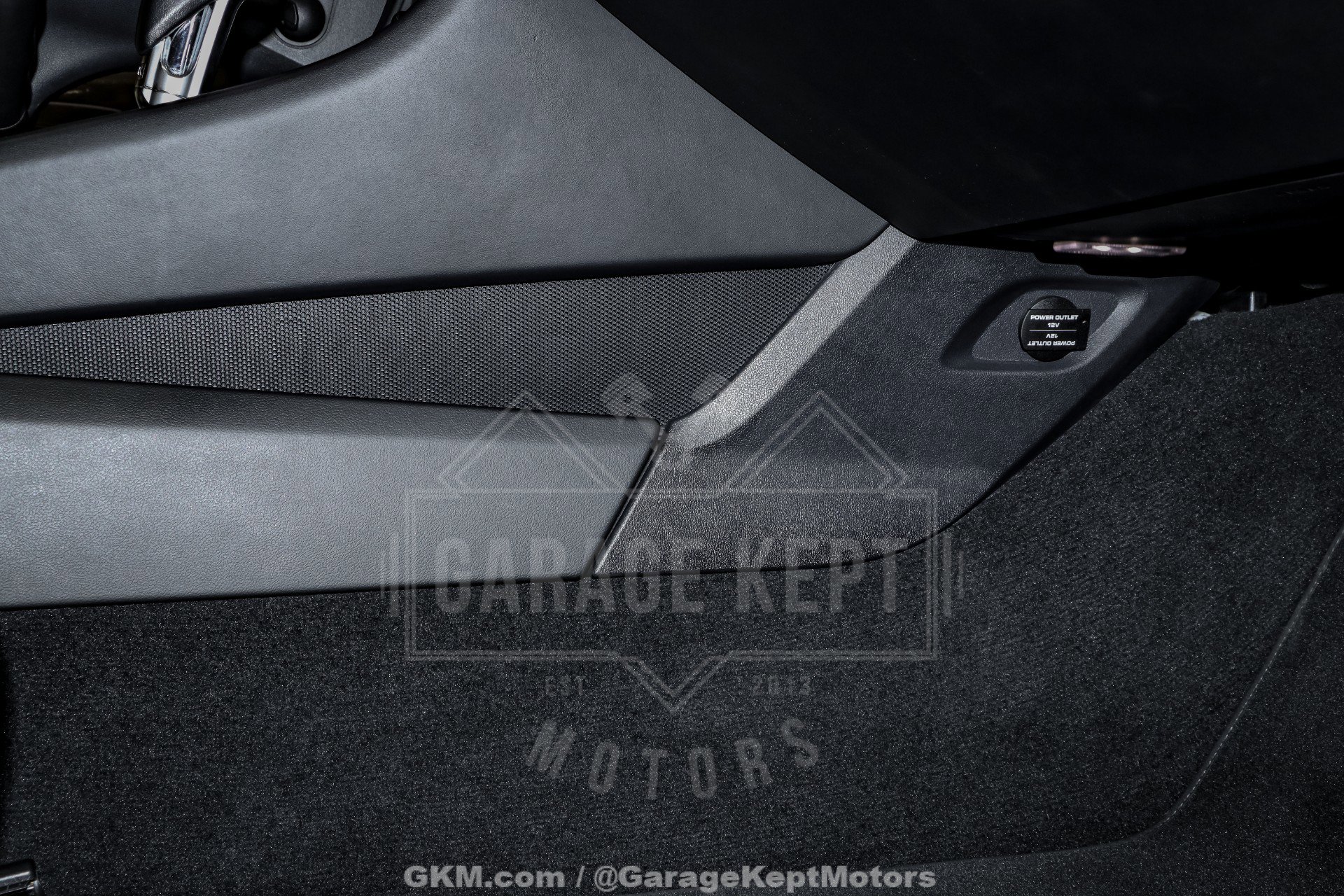 Used 2014 Porsche 911 Turbo S image 96