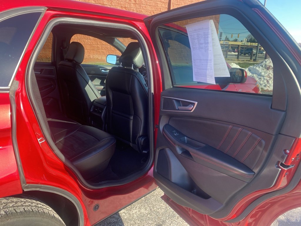 Used 2022 Ford Edge ST-Line image 14