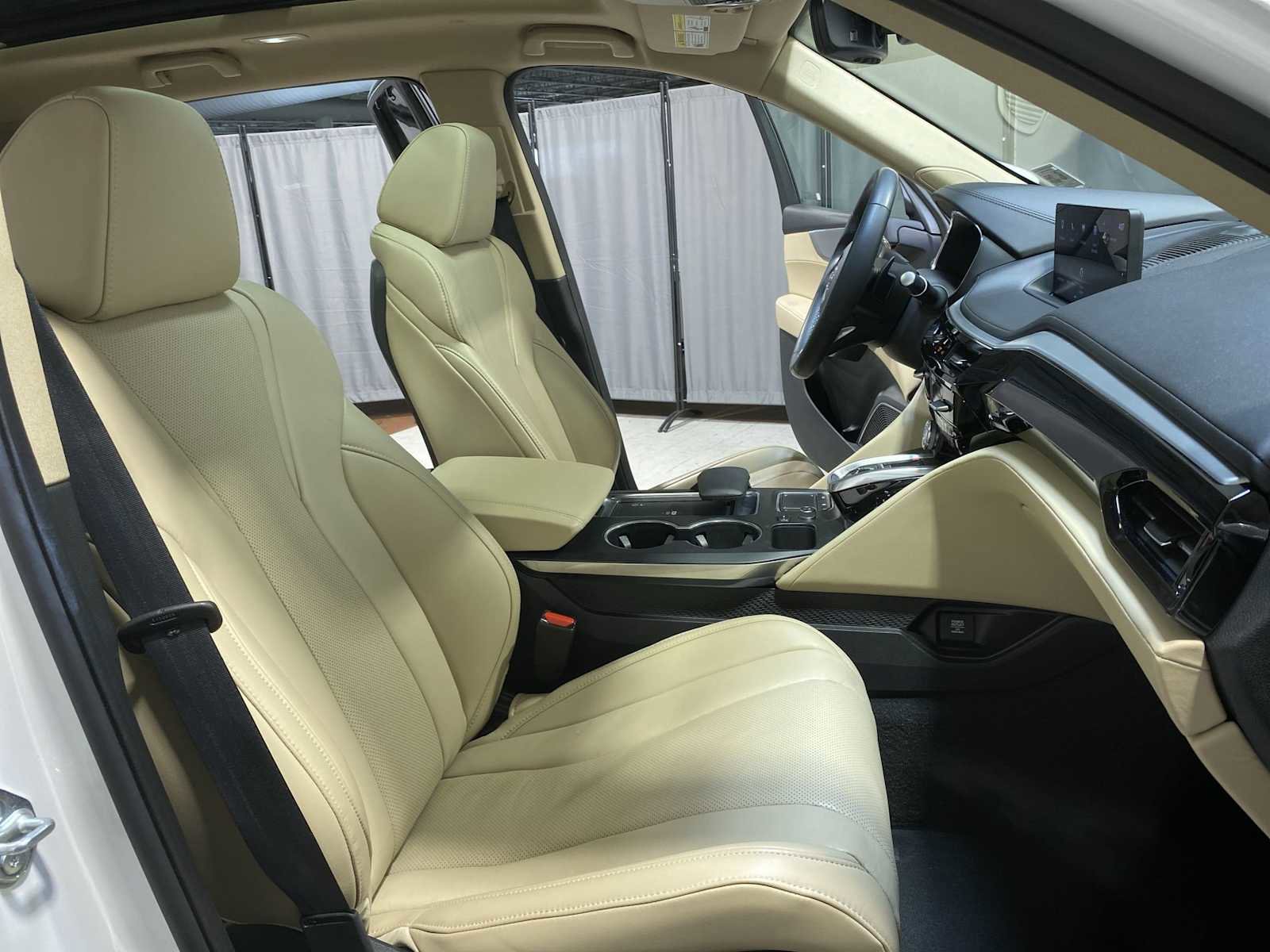 Certified 2023 Acura MDX SH-AWD w/ Technology Package image 14