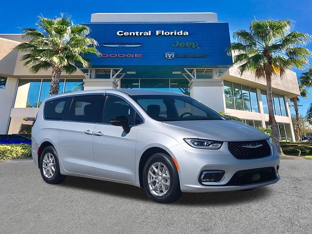 New 2026 Chrysler Pacifica Select FWD image 2