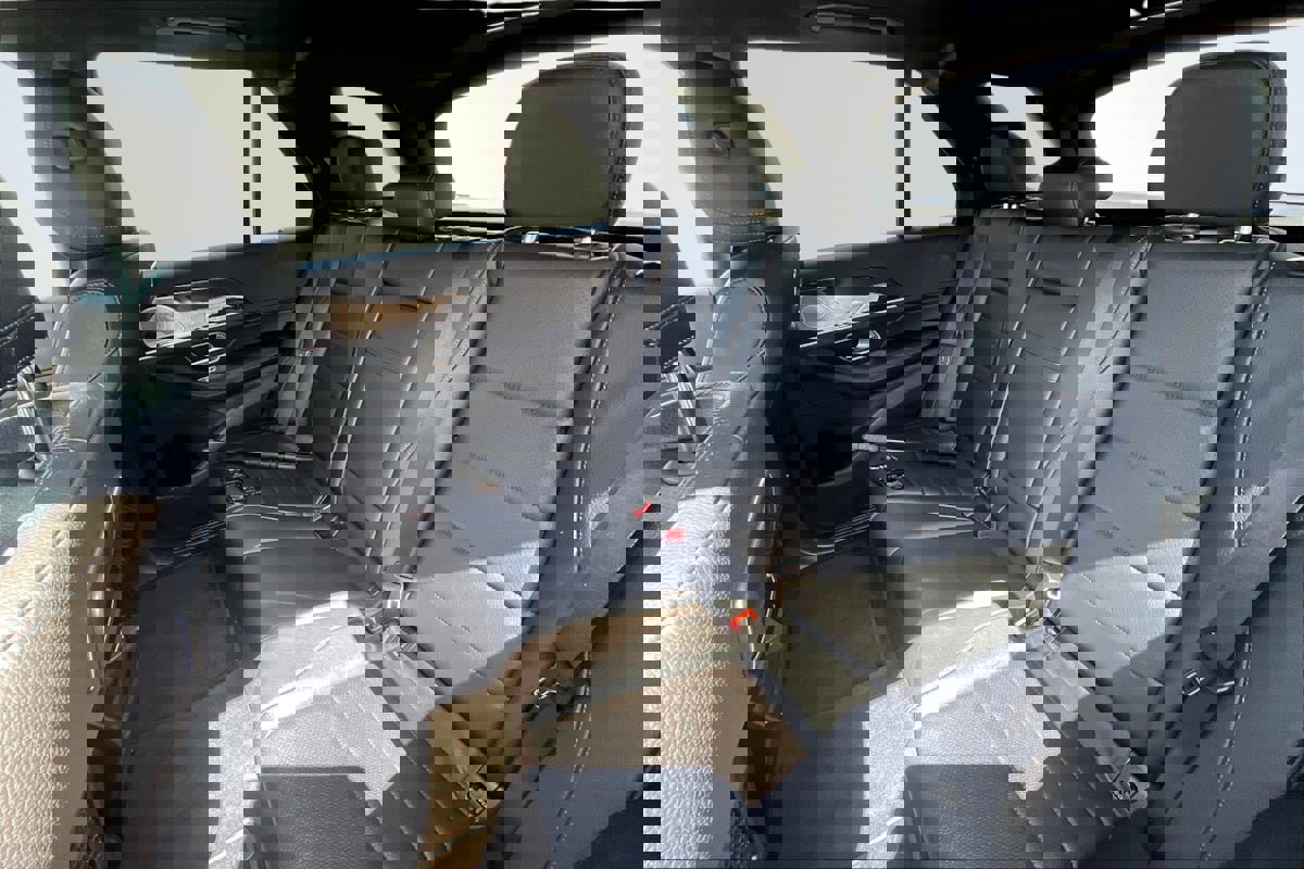 Used 2020 Mercedes-Benz GLE 350 w/ Premium Package image 26