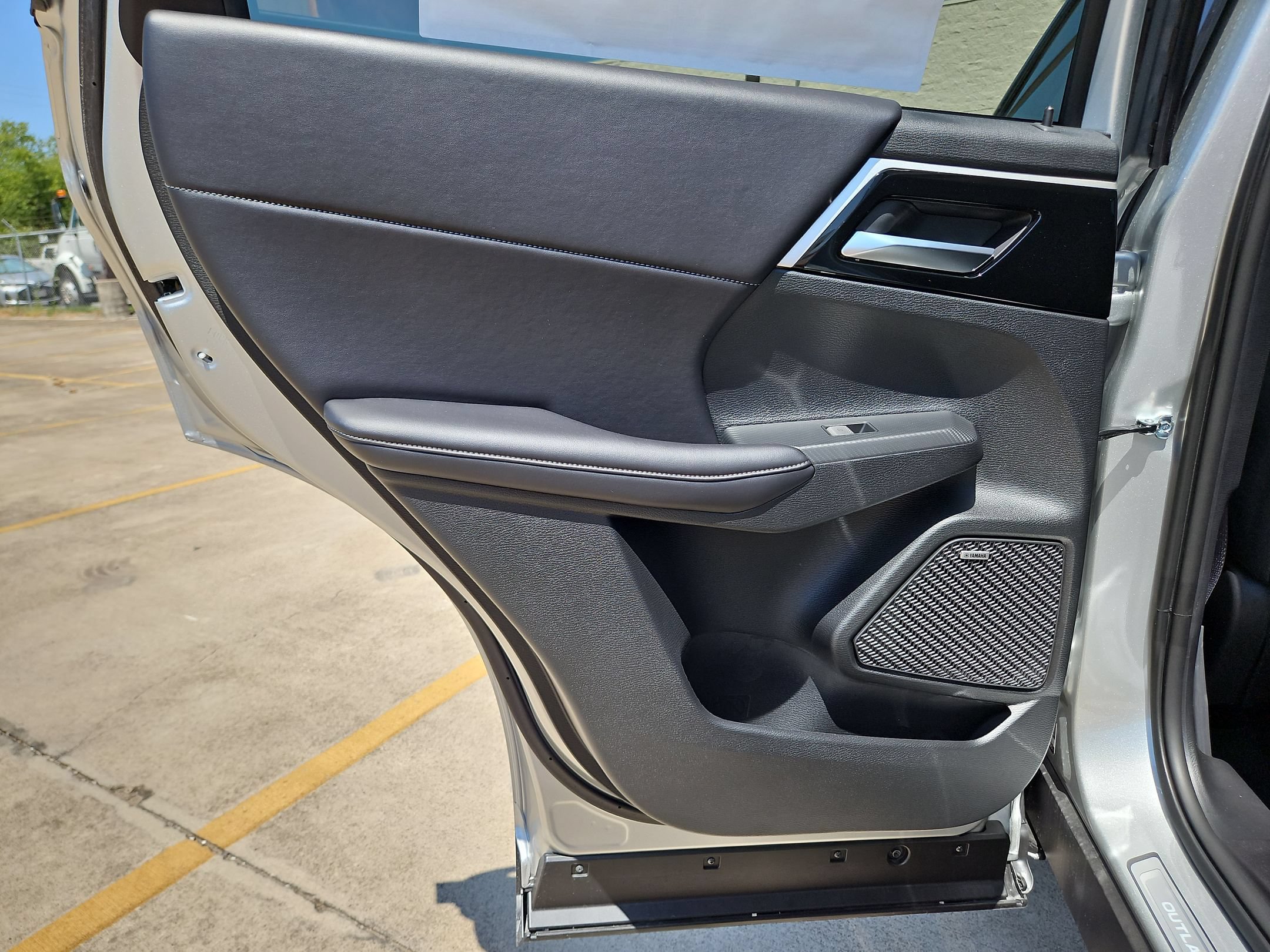 New 2026 Mitsubishi Outlander SE FWD image 14