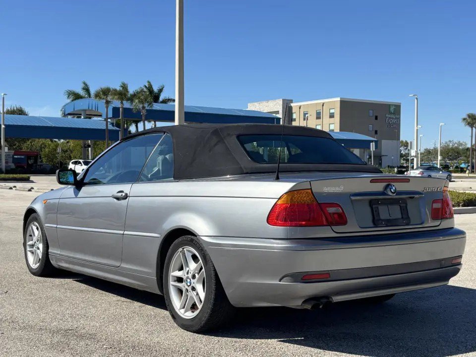 Used 2004 BMW 325Ci Convertible RWD image 14