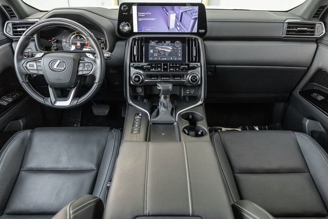 Used 2024 Lexus LX 600 4WD w/ Luxury Package image 6