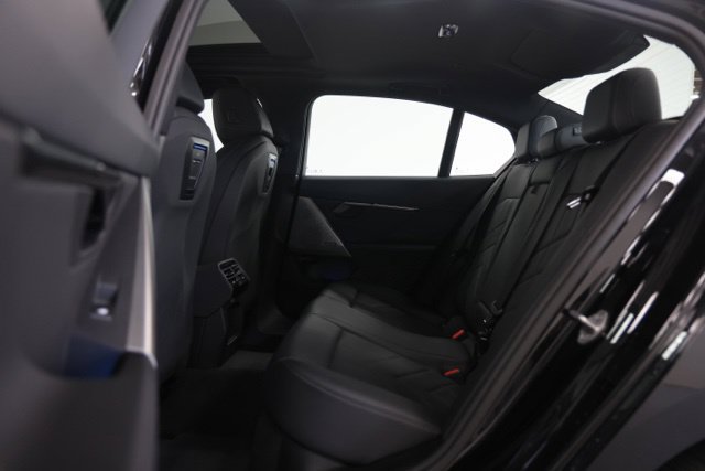 Used 2024 BMW i5 eDrive40i w/ Premium Package RWD image 34