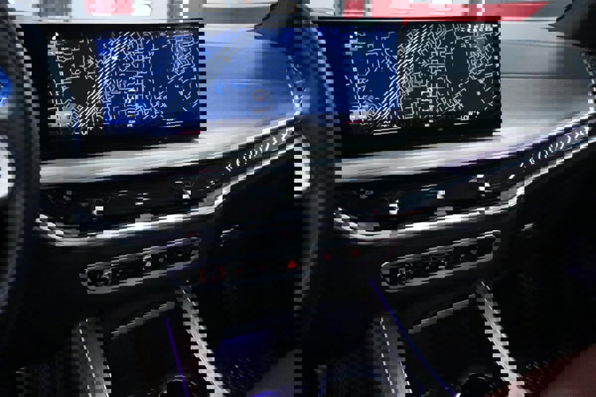 Used 2023 BMW X7 xDrive40i w/ Premium Package image 15