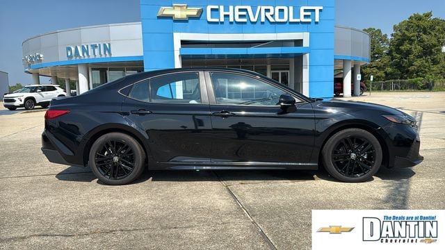 Used 2025 Toyota Camry SE FWD image 29