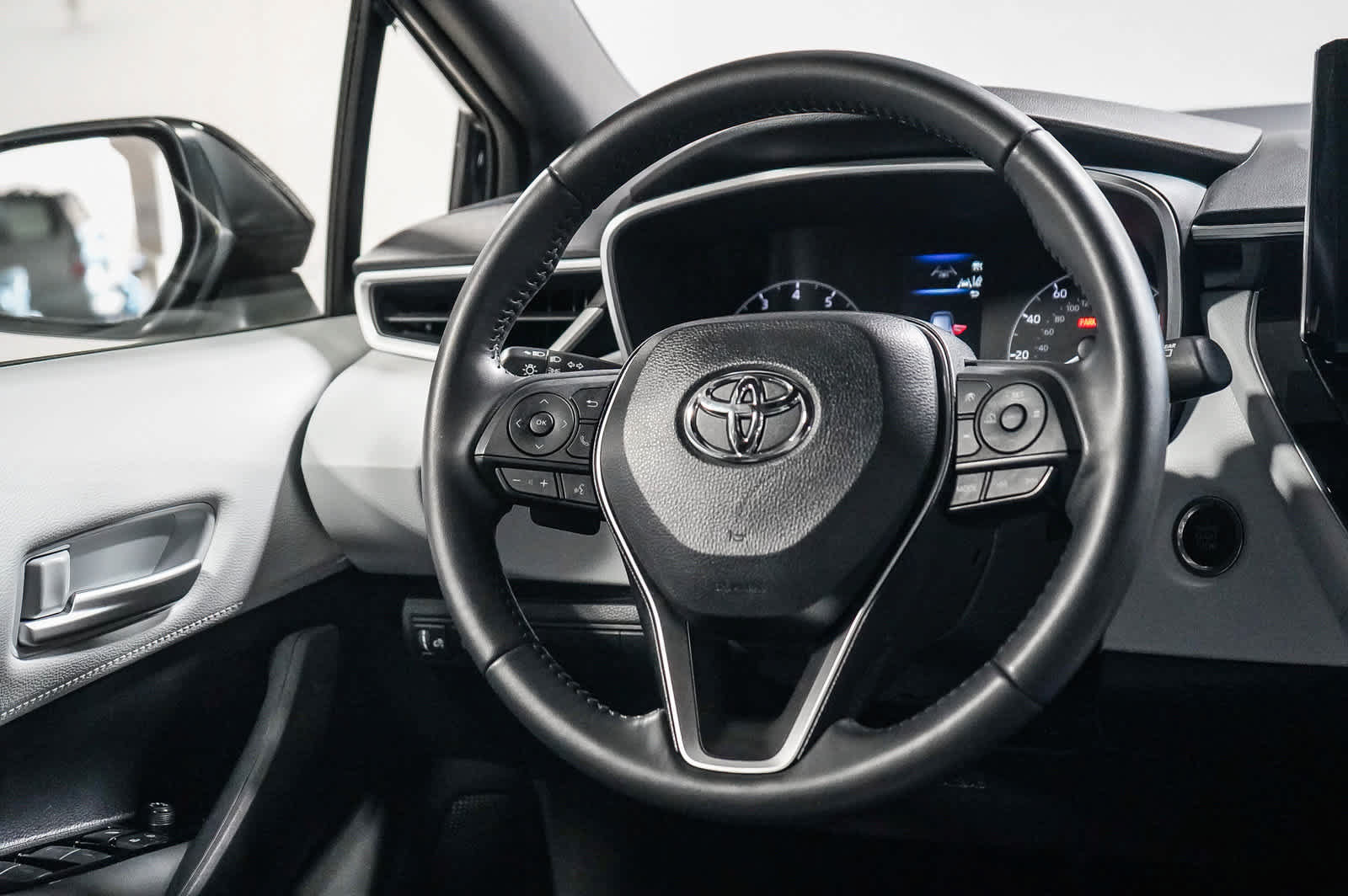 Certified 2023 Toyota Corolla SE w/ SE Premium Package FWD image 16