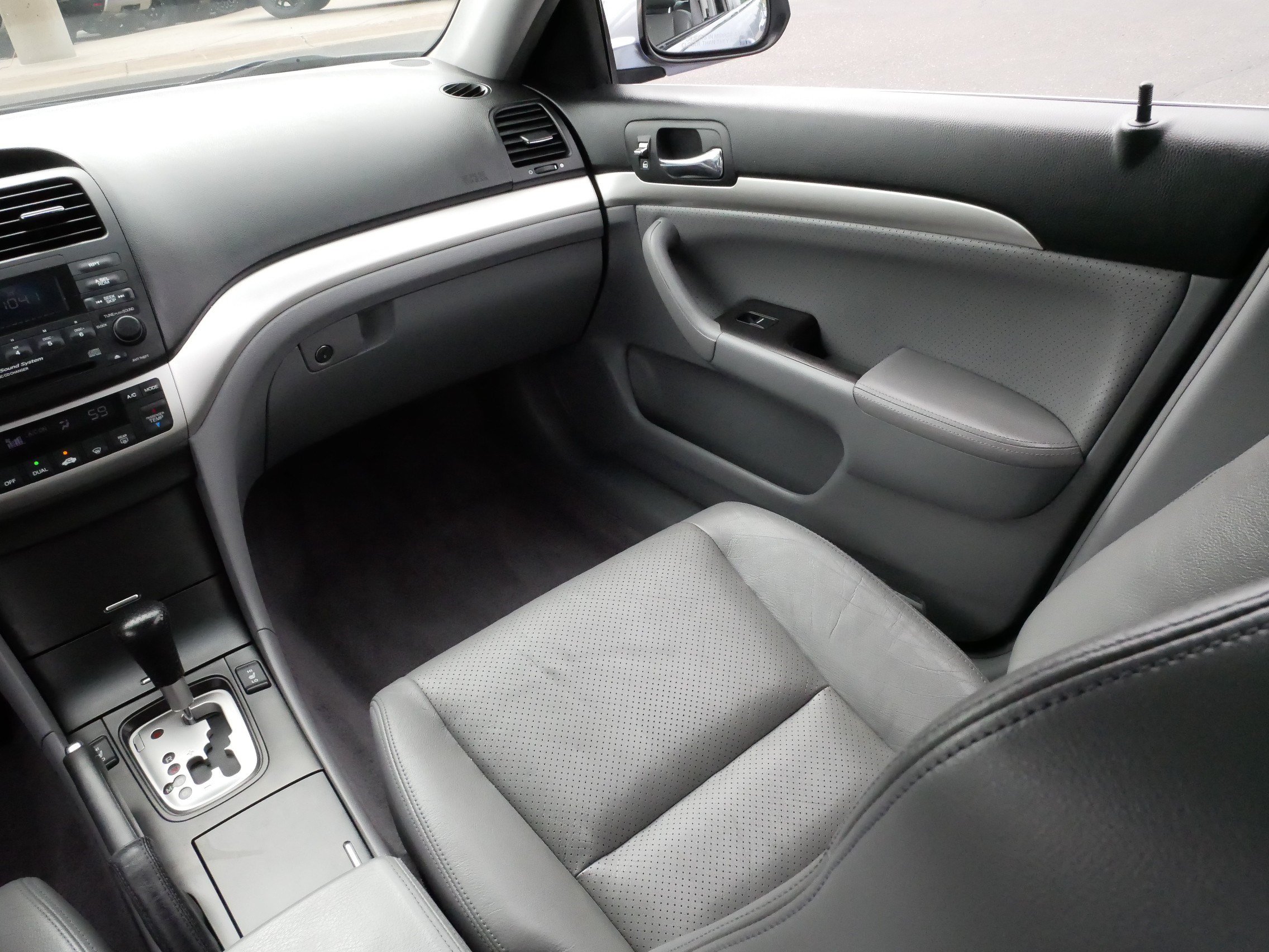 Used 2004 Acura TSX FWD image 11
