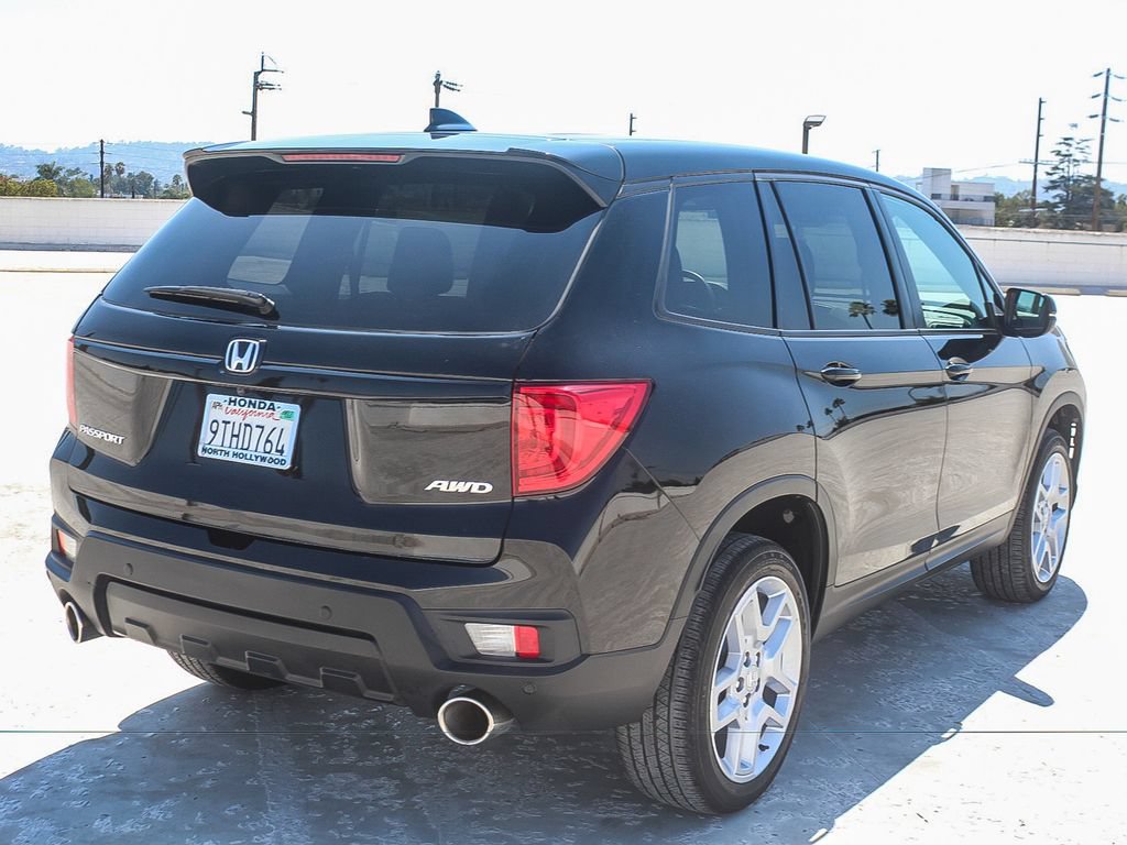 Certified 2025 Honda Passport EX-L image 6