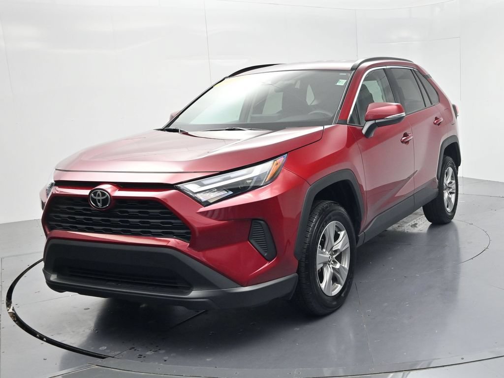 Used 2025 Toyota RAV4 XLE AWD/4WD image 3