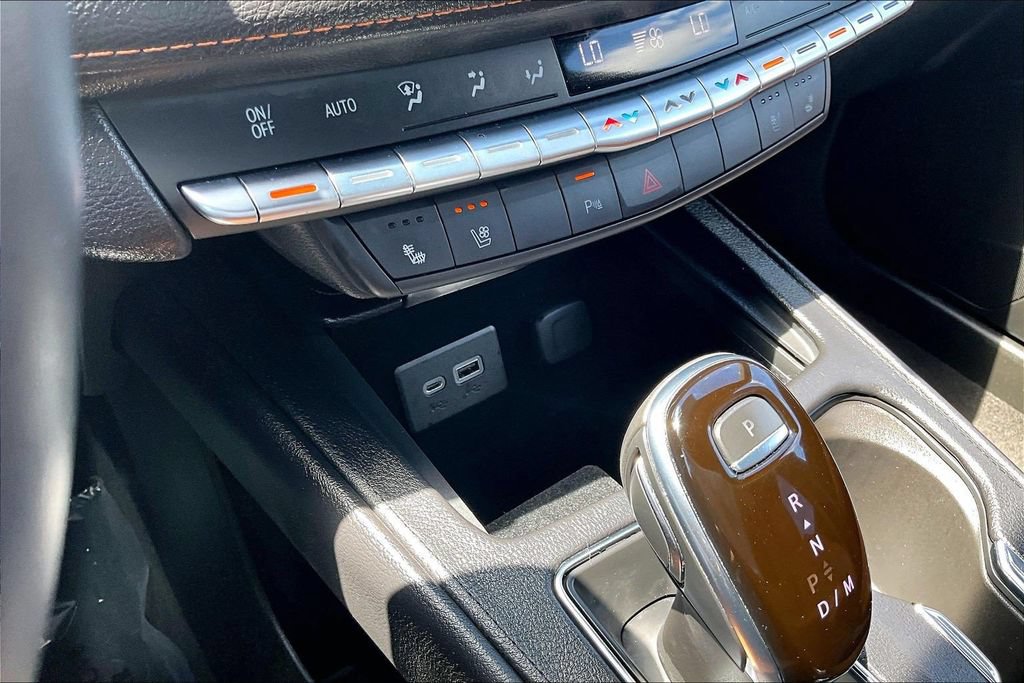 Used 2022 Cadillac XT4 Premium Luxury AWD/4WD image 16