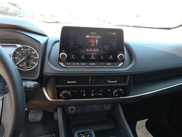 Used 2023 Nissan Rogue S image 17