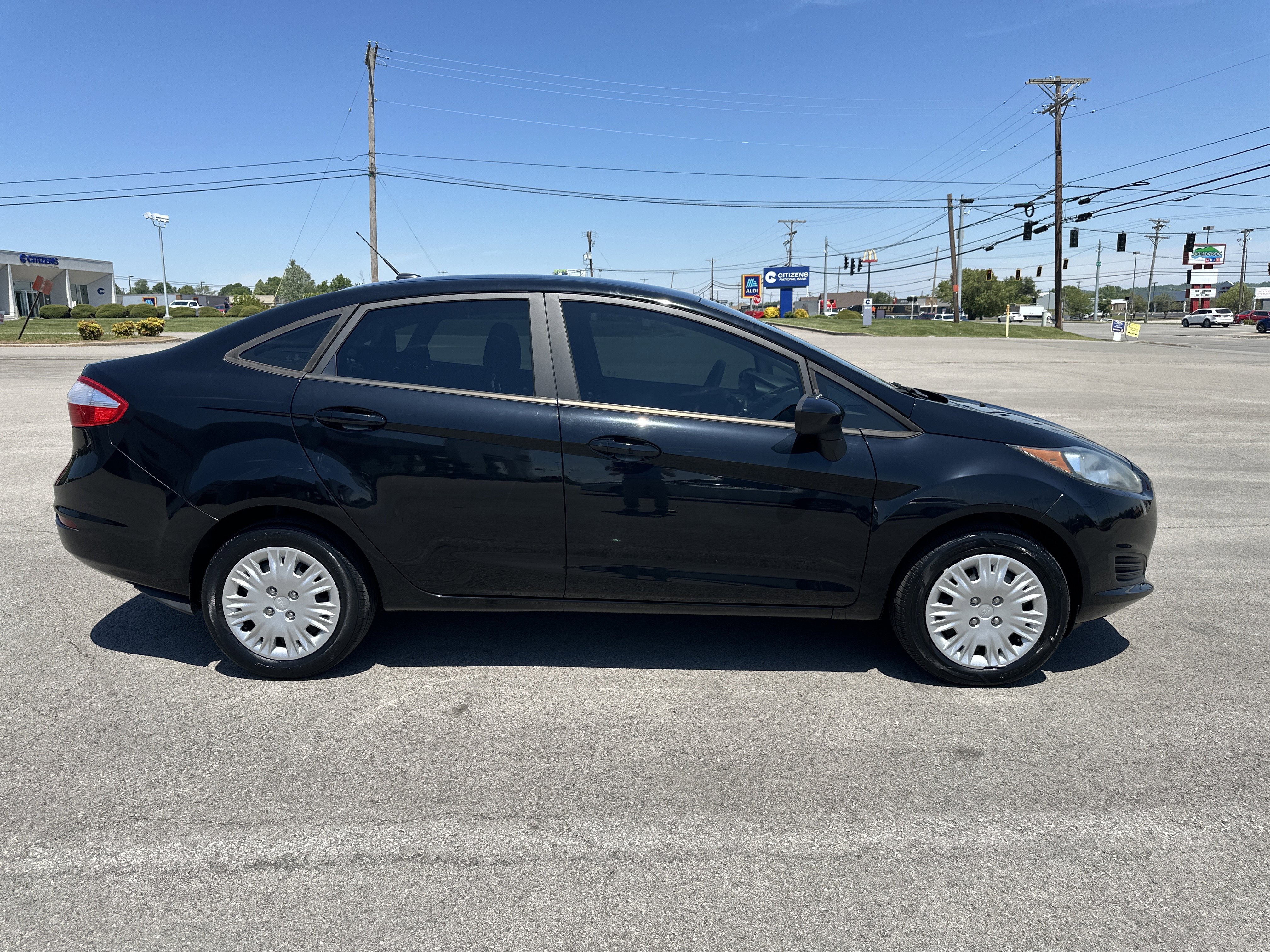Used 2019 Ford Fiesta S FWD image 8