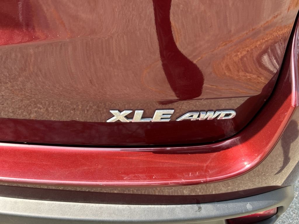 Used 2019 Toyota Highlander XLE image 10