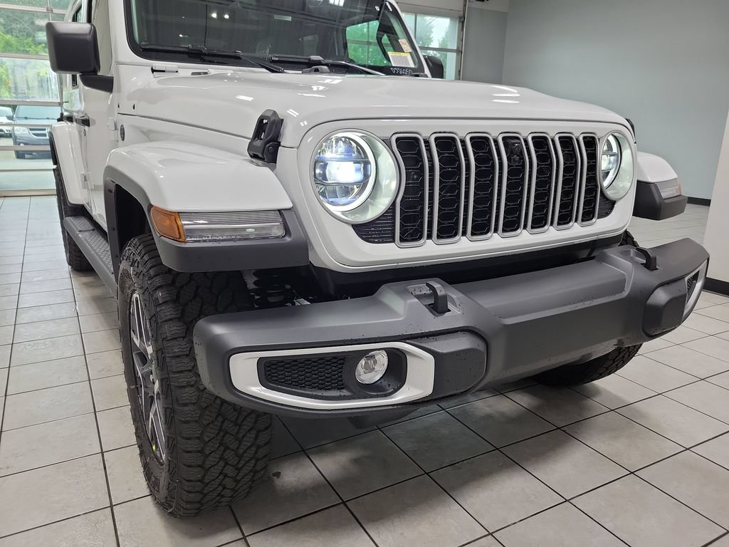 New 2026 Jeep Wrangler Unlimited Sahara w/ Technology Group AWD/4WD image 16