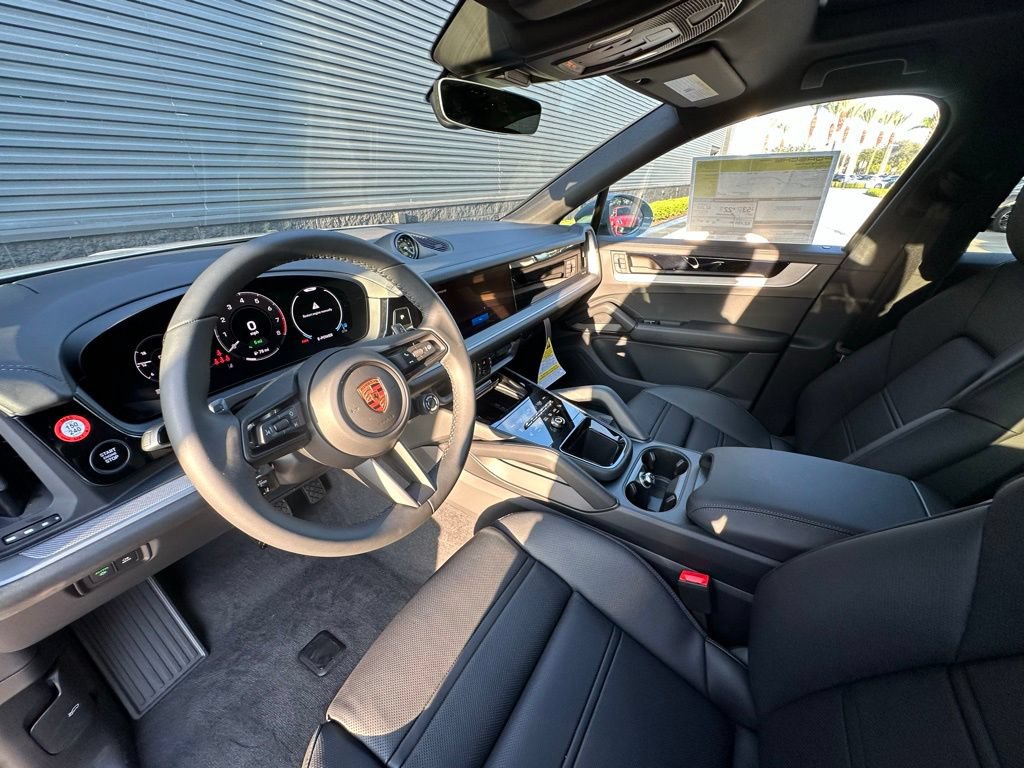 Used 2026 Porsche Cayenne E-Hybrid Coupe AWD/4WD image 4