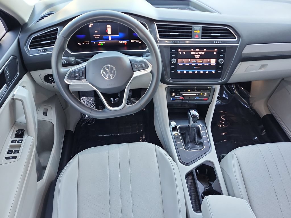 Used 2022 Volkswagen Tiguan SE FWD image 17