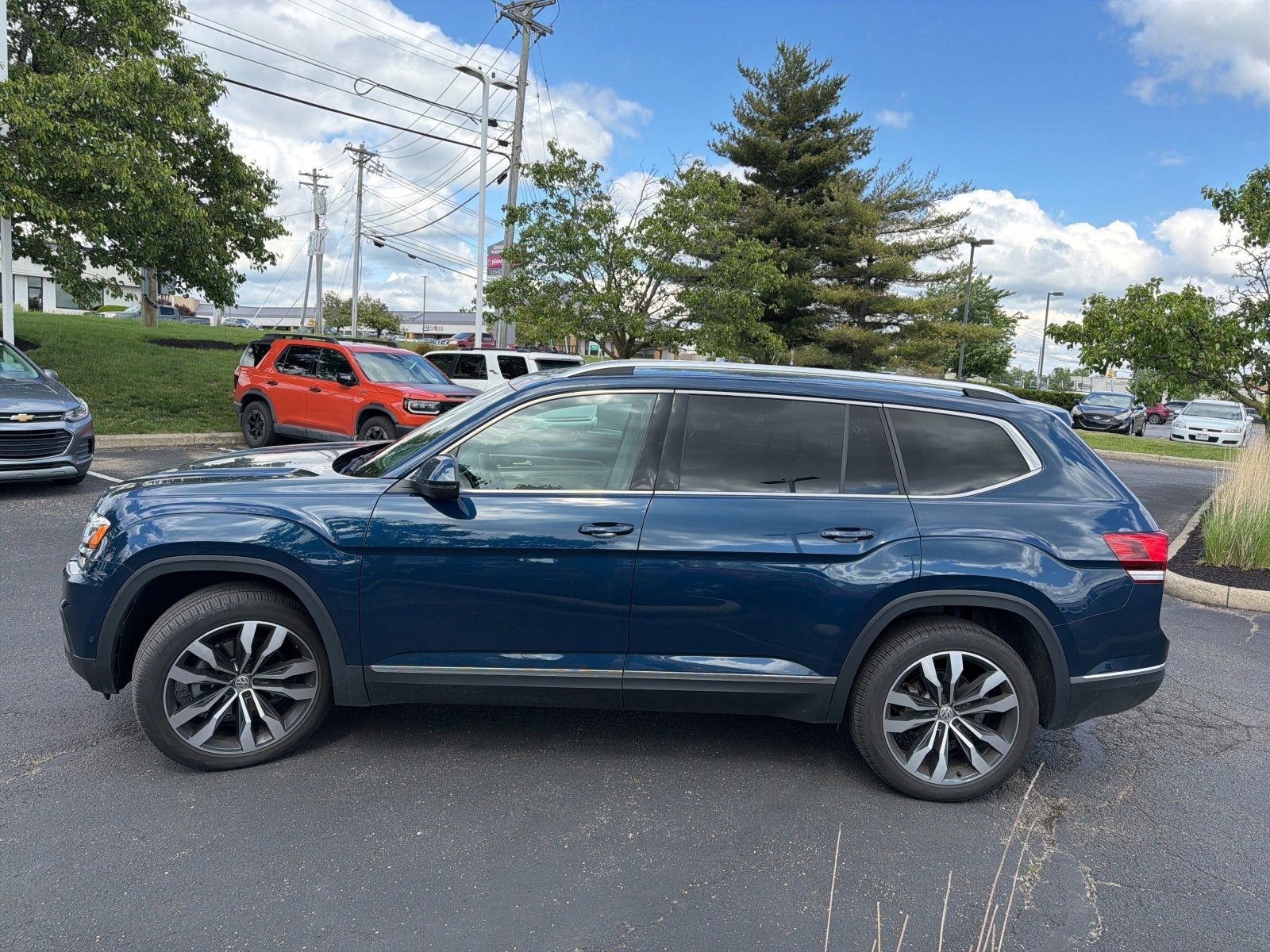Used 2019 Volkswagen Atlas SEL Premium AWD/4WD image 2