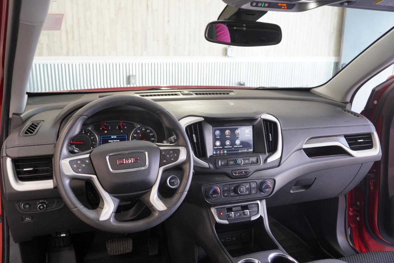 Used 2023 GMC Terrain SLE w/ Driver Convenience Package FWD image 11