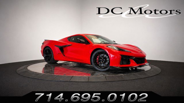Used 2024 Chevrolet Corvette Z06 w/ Stealth Interior Trim Package RWD image 1