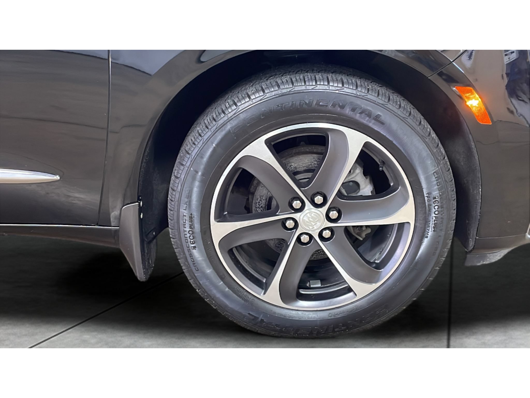Used 2022 Buick Enclave Essence w/ Sport Touring Edition AWD/4WD image 21