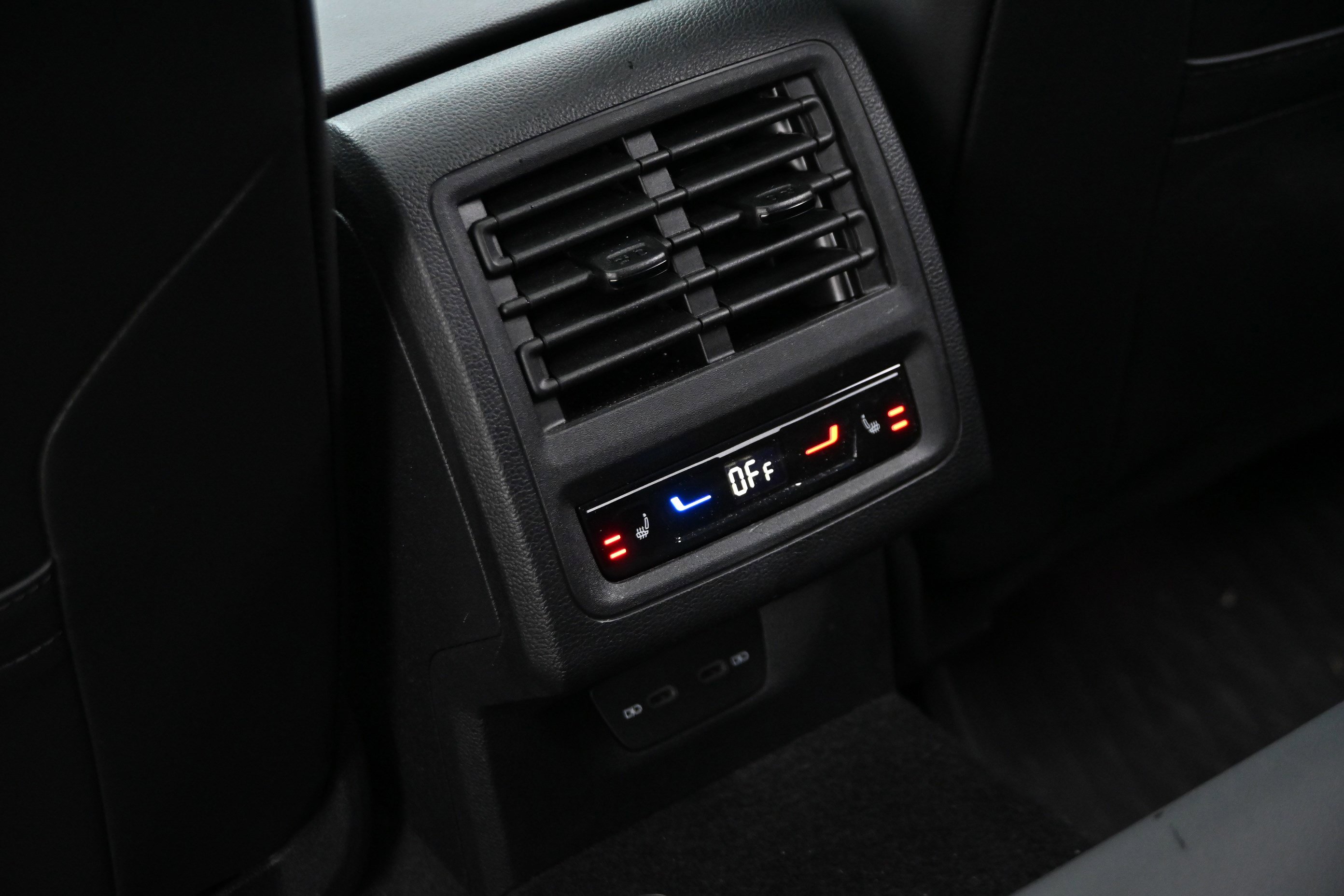 Used 2024 Volkswagen Golf R AWD/4WD image 18
