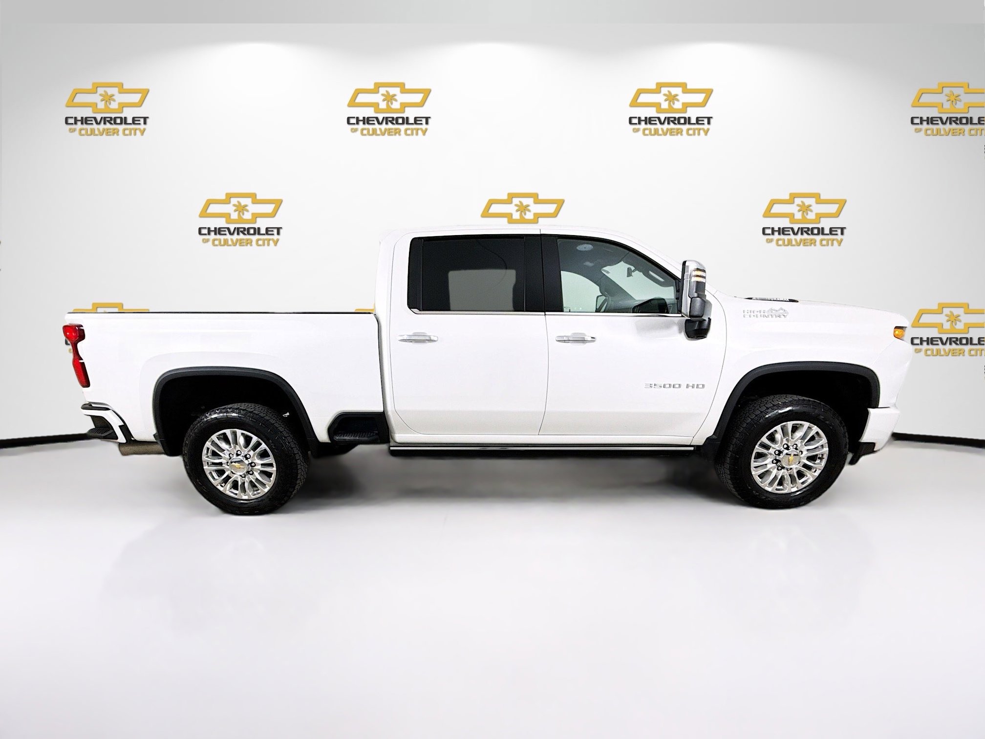 Used 2023 Chevrolet Silverado 3500 High Country AWD/4WD image 8