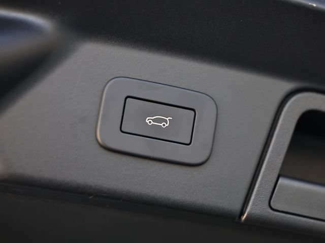 New 2026 Land Rover Range Rover Velar Belgravia AWD/4WD image 39