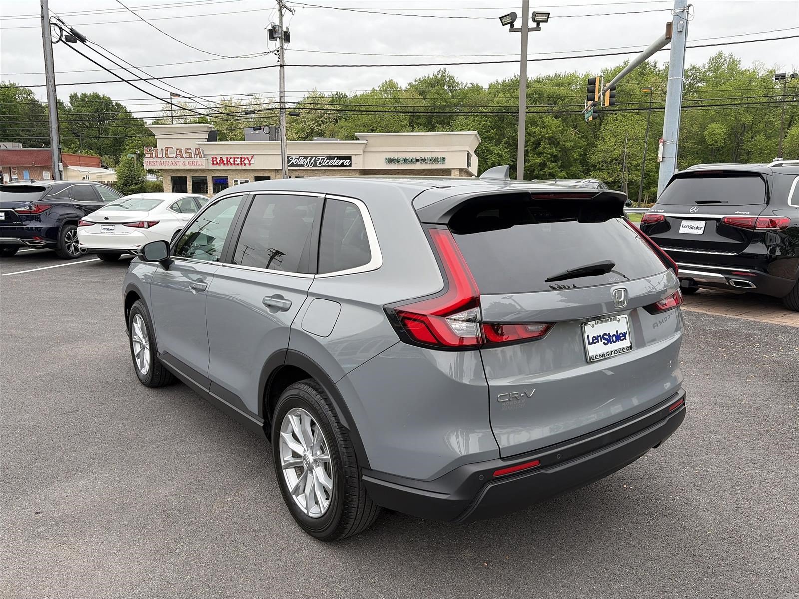 Used 2024 Honda CR-V EX-L image 3