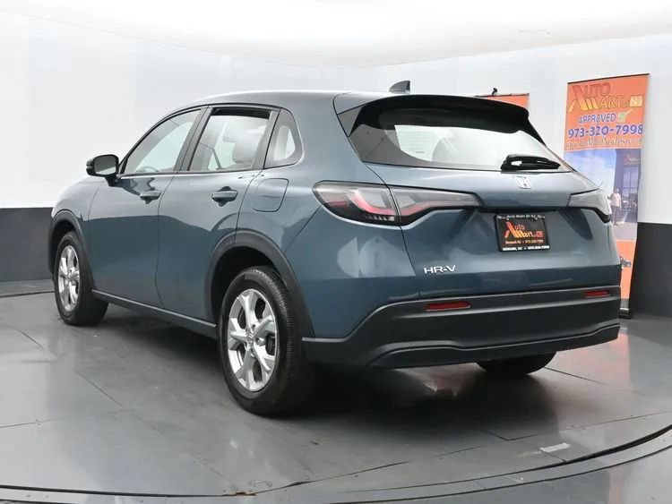Used 2024 Honda HR-V LX image 9