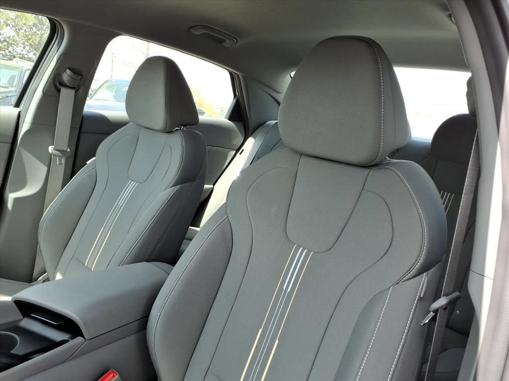 New 2026 Hyundai Elantra Sport FWD image 28