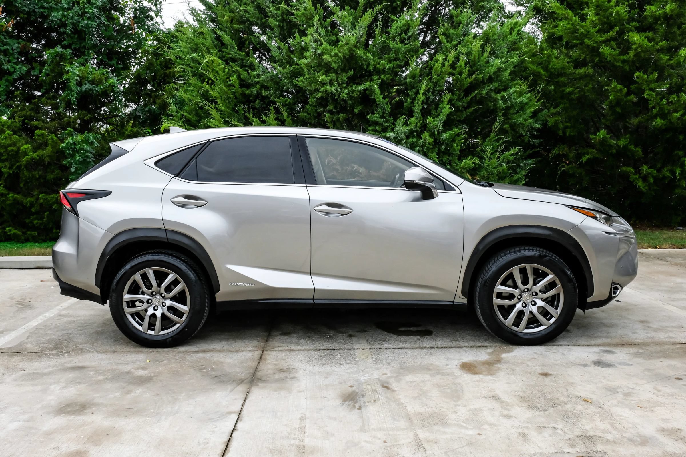Used 2016 Lexus NX 300h FWD w/ Luxury Package image 8